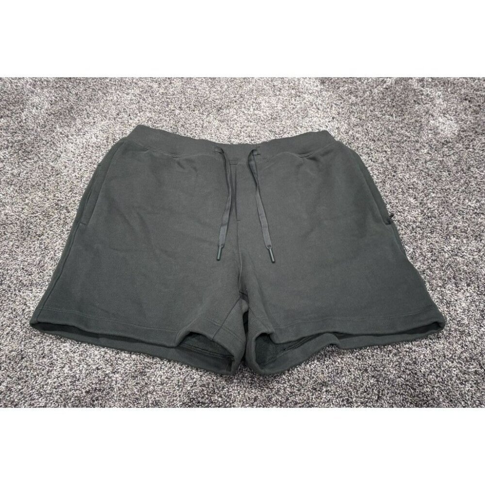 Lululemon Men’s Solid State Short Green Size Medium EUC